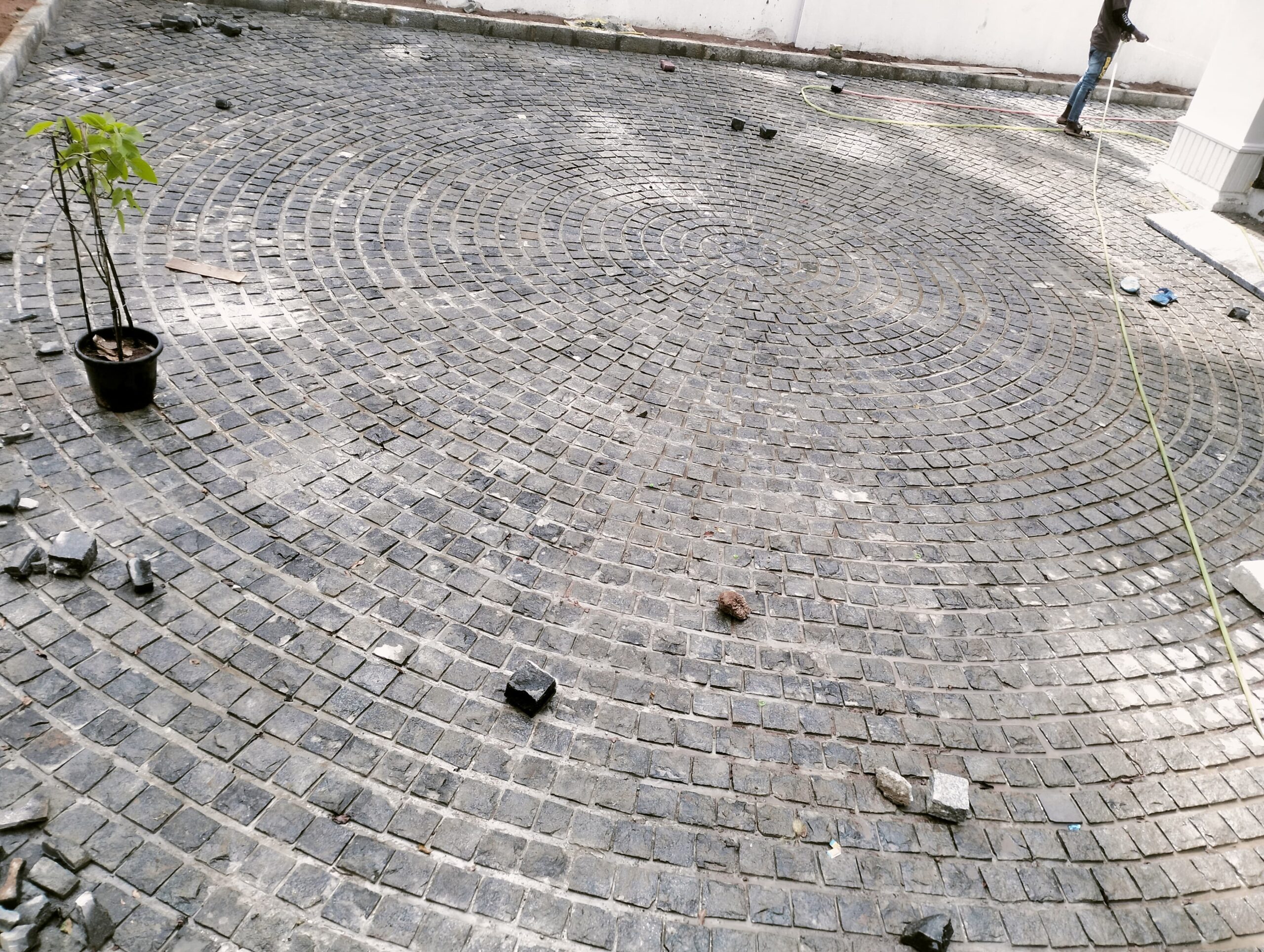 machinecut_black_natural_cobblestone