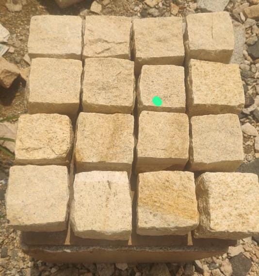 Yellow Granite Cobblestone (2)